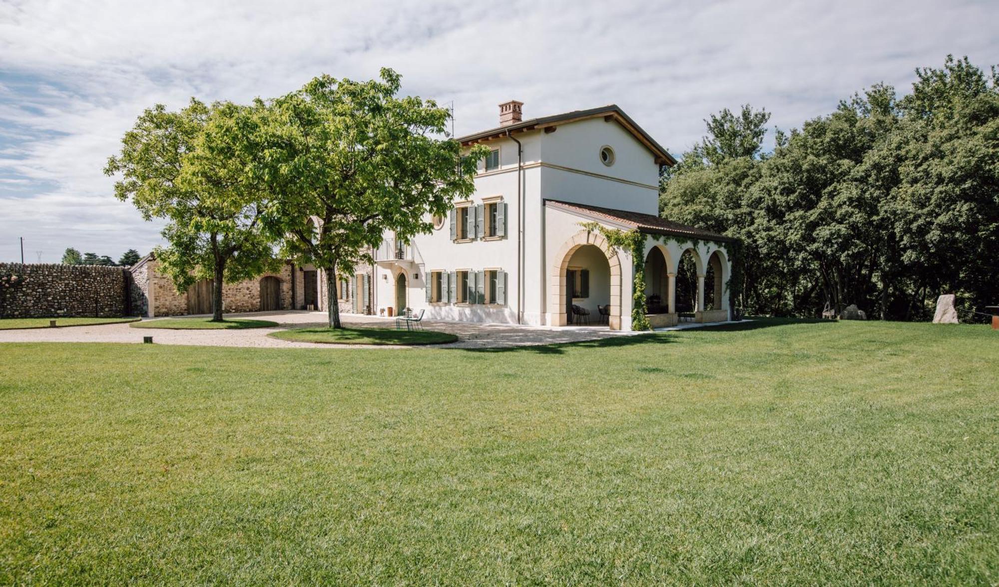 Corte Lanfranconi Relais Pescantina Buitenkant foto