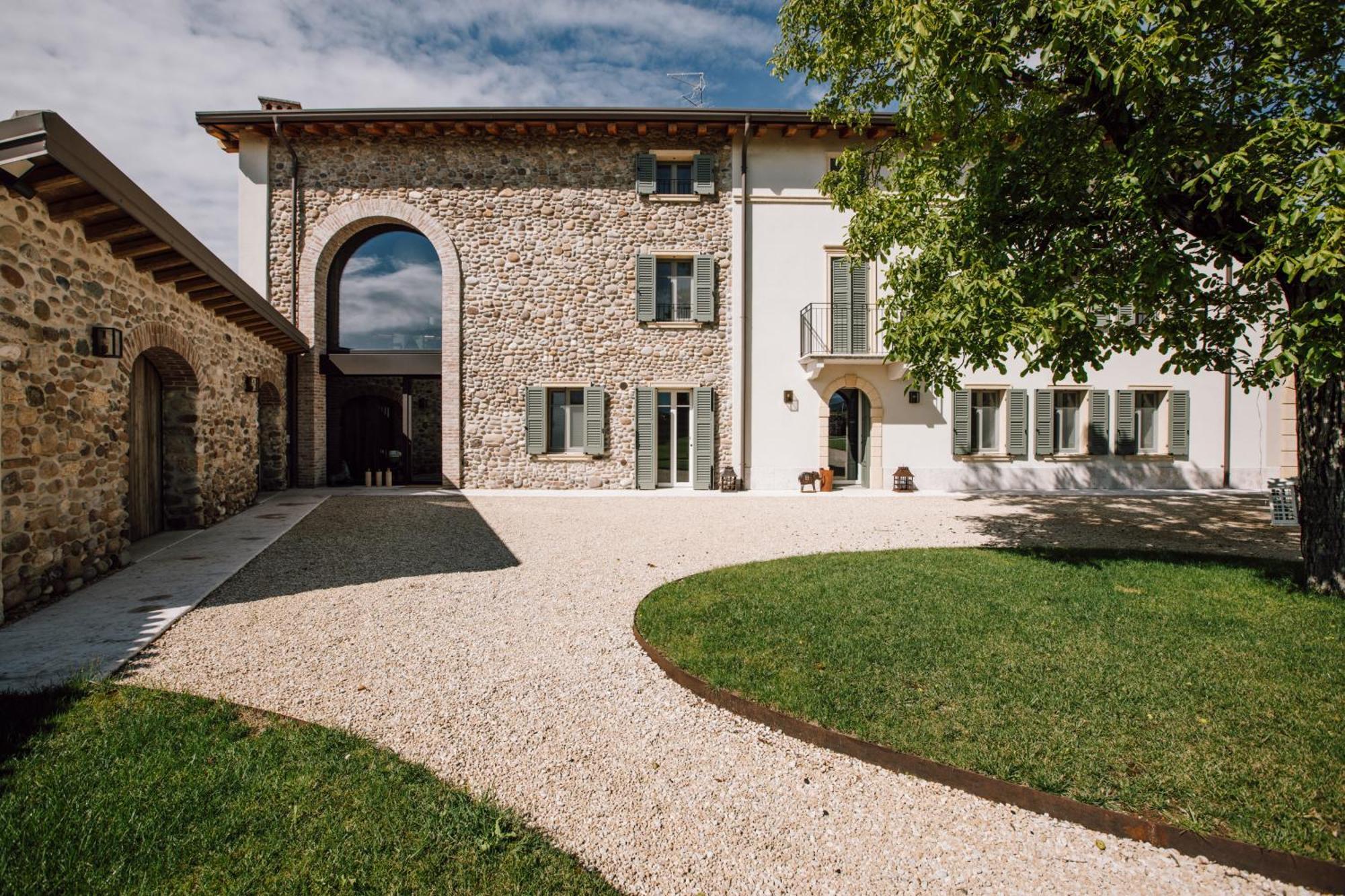 Corte Lanfranconi Relais Pescantina Buitenkant foto